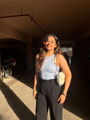Nikita Lakhwani Instagram - Jaha dhup aa jaye waha khadi ho jati hai 🥰