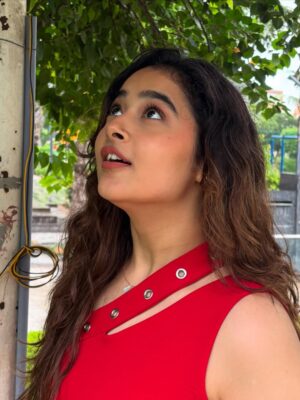 Nikita Lakhwani Instagram - Bhai bandhi kitna baat karti hai bandh hi nahi hoti