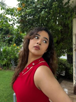 Nikita Lakhwani Instagram - Bhai bandhi kitna baat karti hai bandh hi nahi hoti