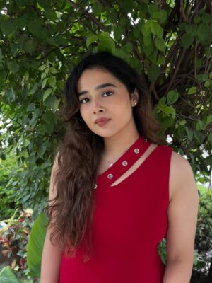 Nikita Lakhwani Instagram - Bhai bandhi kitna baat karti hai bandh hi nahi hoti