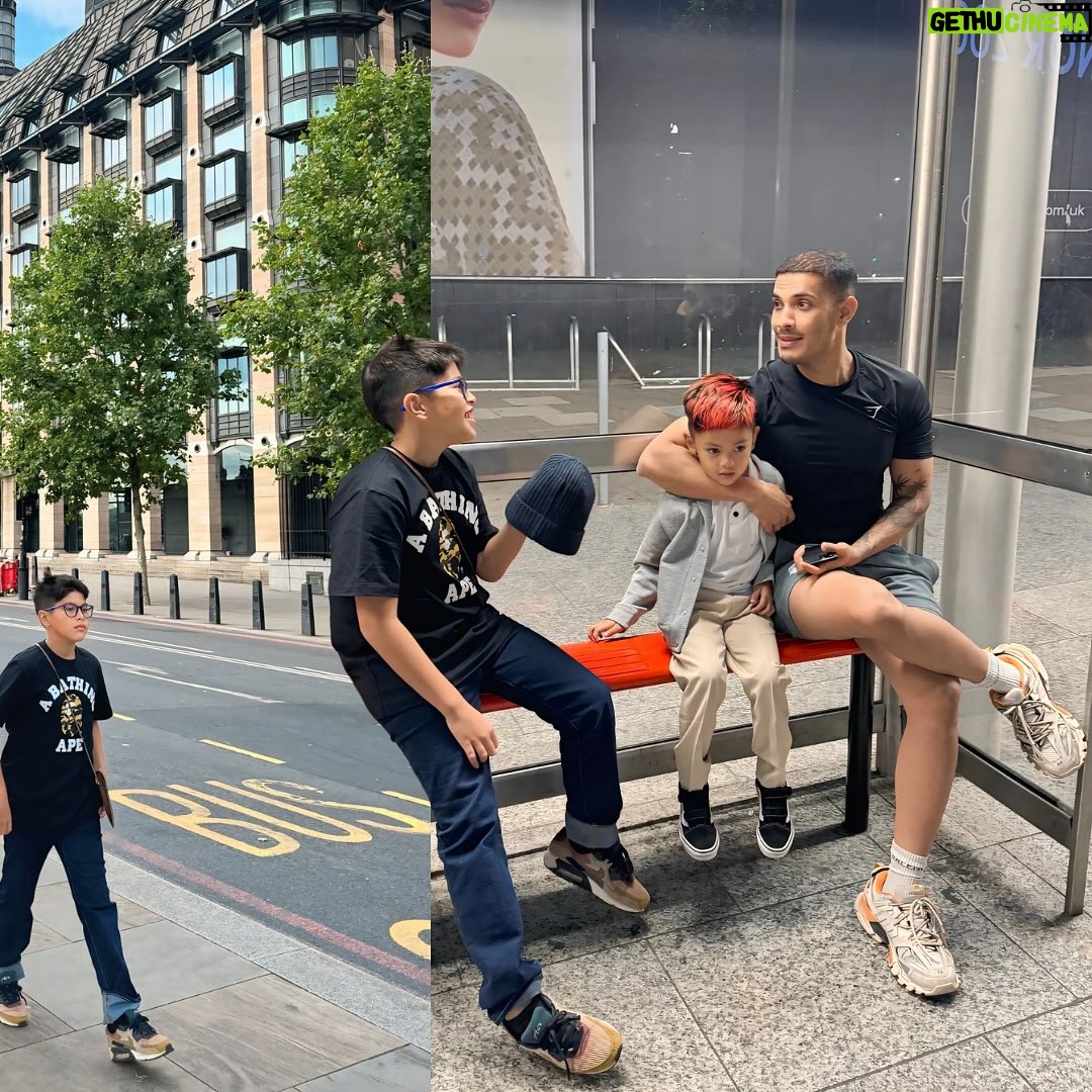Nikita Mirzani - 0.9 Million Likes - Strolling around london ✨