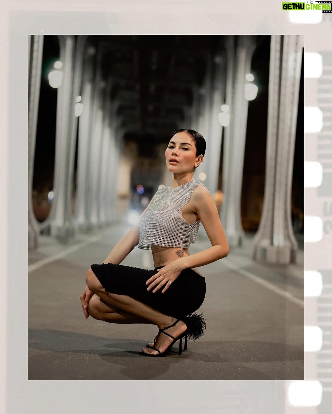 Nikita Mirzani - 372.2K Likes - ✨📸 PARIS 

Merci @videoparis