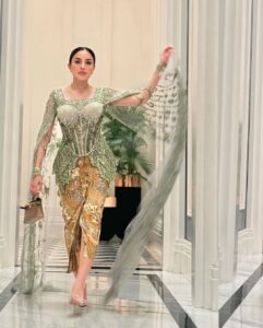 Actress Nikita Mirzani HD Photos and Wallpapers November 2024