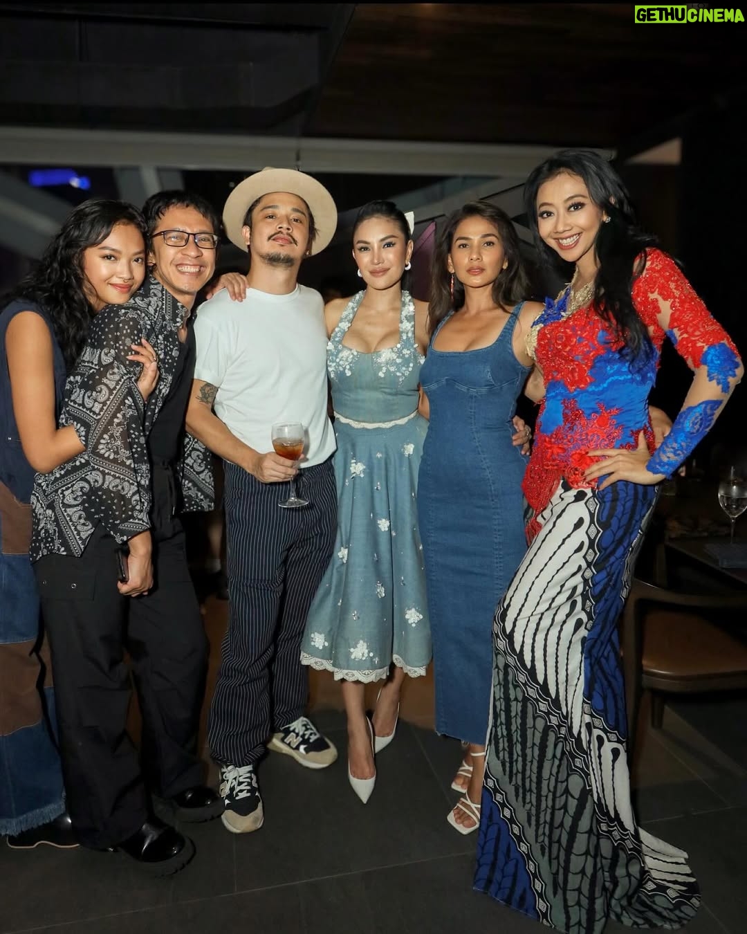 Nikita Mirzani - 360K Likes - Gala Premiere Ipar adalah Maut
