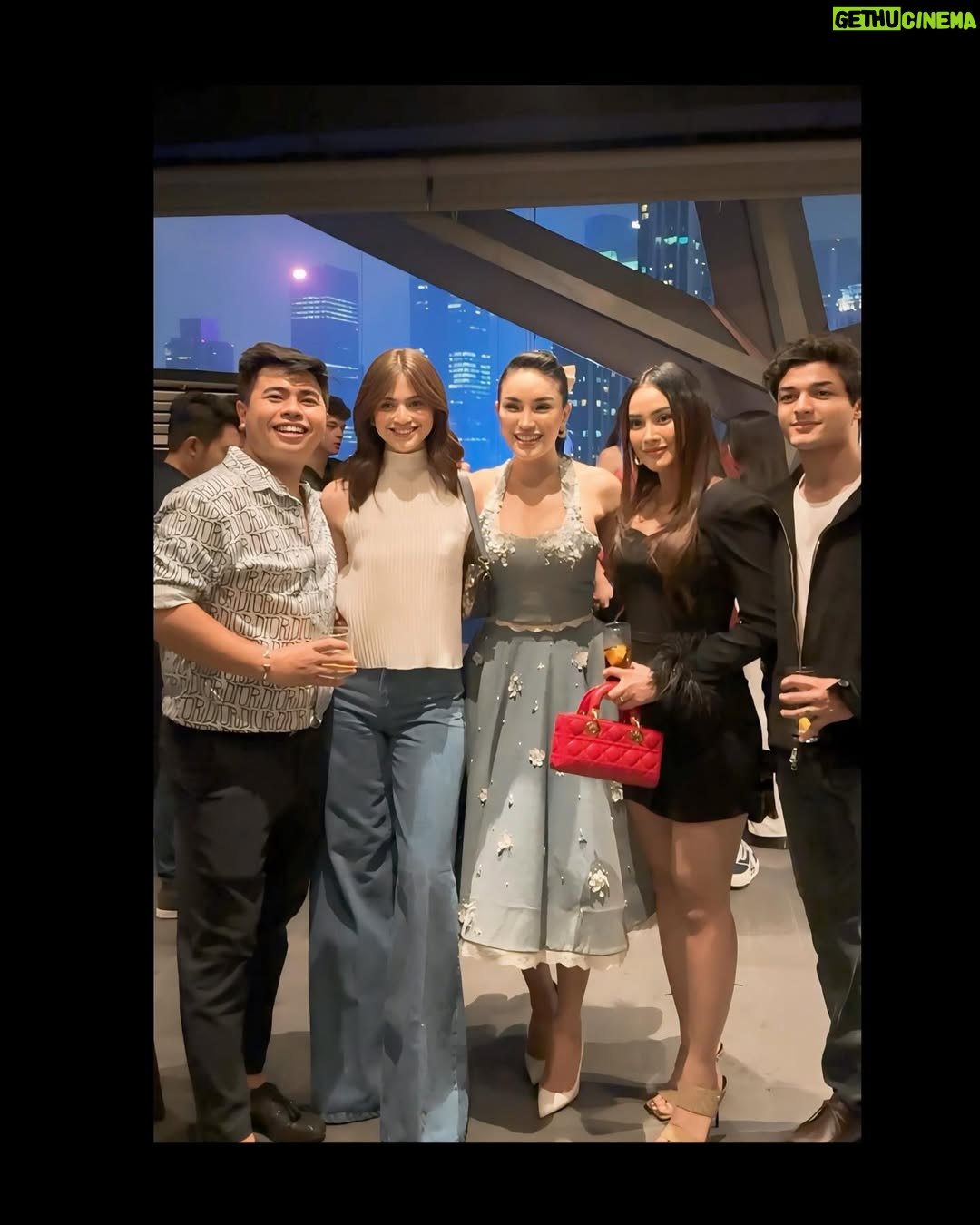 Nikita Mirzani - 360K Likes - Gala Premiere Ipar adalah Maut