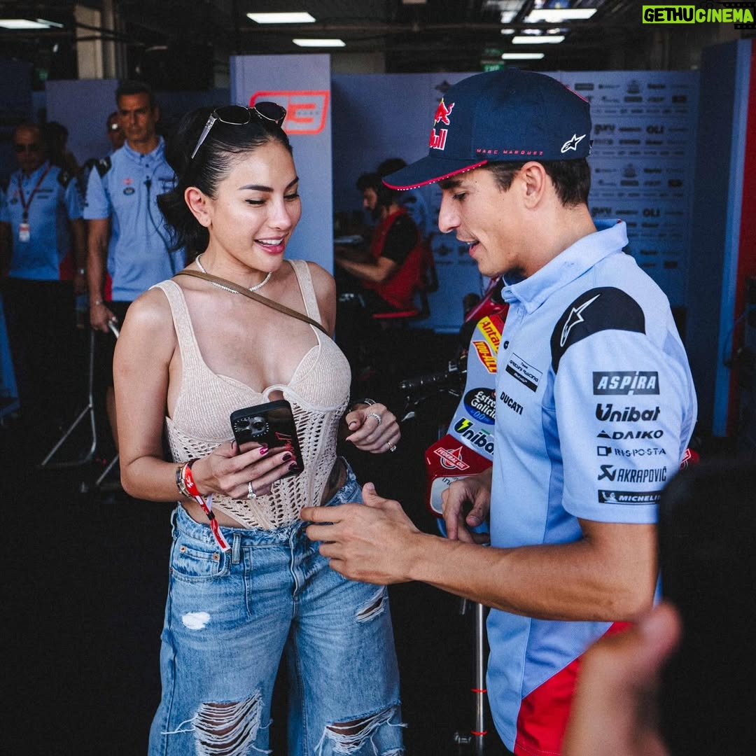 Nikita Mirzani - 450K Likes - Menyala BABY ALIEN @marcmarquez93 🔥

MotoGp Mandalika 2024 ✨
