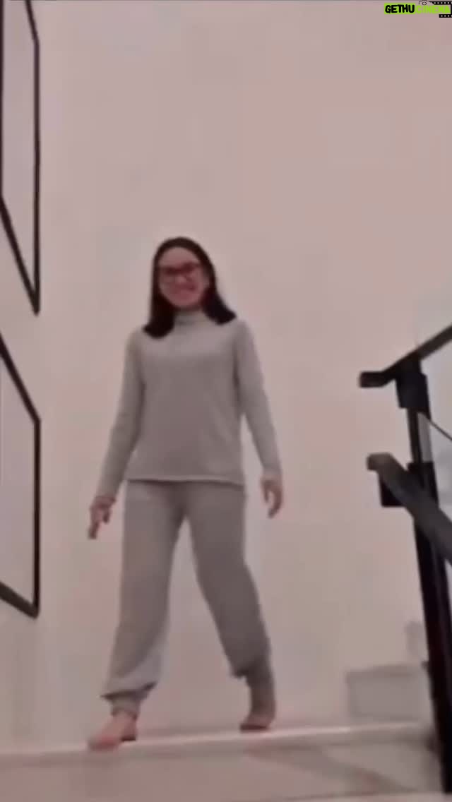 Nikita Mirzani - 458K Likes - Hidup tidak pernah mudah dan kamu akan menghadapi rintangan tertentu. Saat gelap, berjalanlah menuju terang. Selalu percaya pada diri sendiri dan jangan lupa kamu akan selalu memiliki kami di sampingmu. Semoga hari ini memberi kamu banyak alasan untuk tersenyum dan menghujani kamu dengan berkah yang tak terhitung jumlahnya. 
Hari ini mimi akan mengatakan bahwa mimi adalah salah satu orangtua yang beruntung memiliki putri yang luar biasa. Have a great birthday princess Laura Meizani Mawardi ❤️

Post By Admin ✨