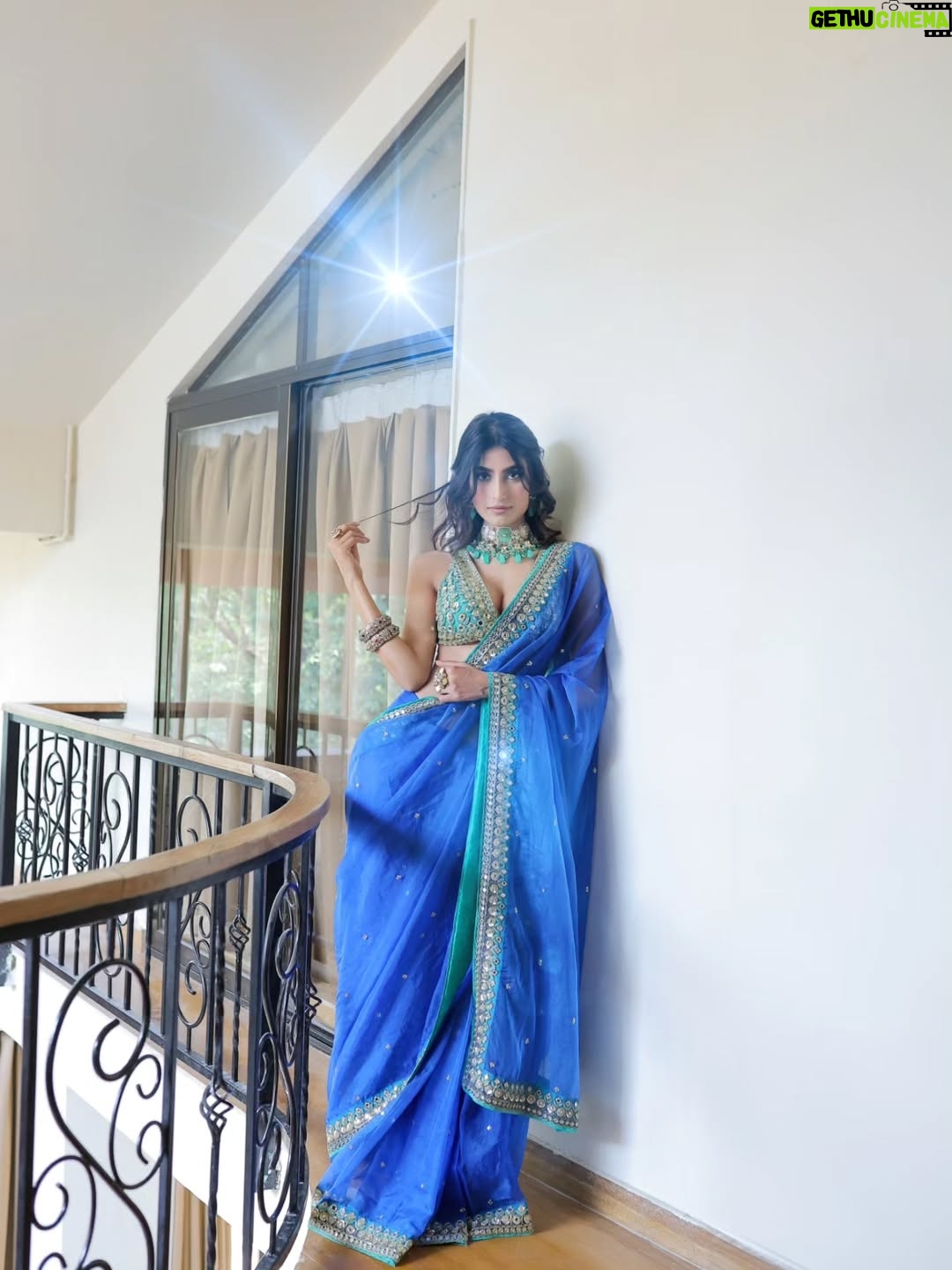 Nikita Tiwari - 7.3K Likes - Meet your Own Desi Girl💙

Saree @forampatel_official

#desigirl #blue #bluesaree #indian #indianmodels #fashion #fashionphotography