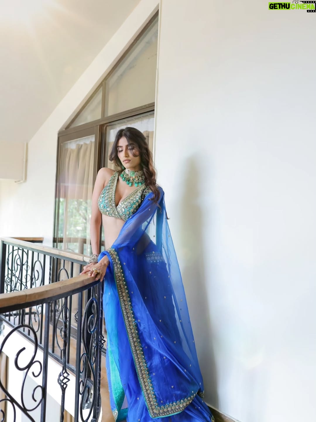 Nikita Tiwari - 7.3K Likes - Meet your Own Desi Girl💙

Saree @forampatel_official

#desigirl #blue #bluesaree #indian #indianmodels #fashion #fashionphotography