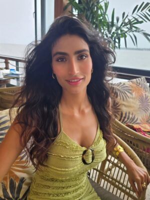 Nikita Tiwari Instagram - Goa mode activated 🌴☀️
No plans, just tides, good vibes and good
food☀️
📍@kikigoaofficial
@akrititibrewal
@harshittibrewal
#InstaGoa #ReelItFeelIt #GoldenHourMagic #VisualVibes #ContentCreator #VibesOfIndia #ExploreWithMe #WanderlustIndia #ReelReady #PhotoDumpDiaries