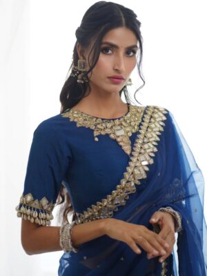 Nikita Tiwari Instagram - Sunlight on saree, poetry in motion.🐦🦢
#SareeNotSari
#DesiElegance
#SixYardsOfGrace
#SareeDiaries
#SareeVibes
#IndianBeauty
#DrapedInTradition
#EthnicGoals
#SareeInStyle
#ClassicInSaree
#DesiChic
#TraditionalLook
#GraceInEveryFold
#SareeFashion
#TimelessElegance