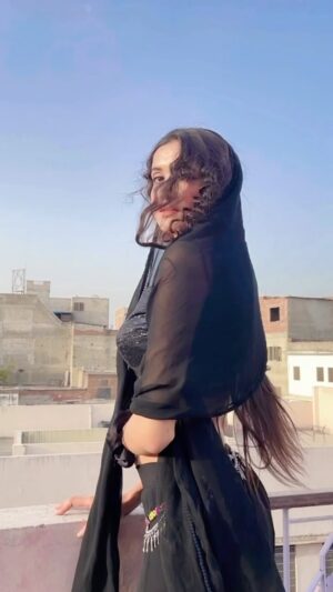 Nikita Vaid Instagram - 🖤🥀✨
#nikitavaid #reels #trending