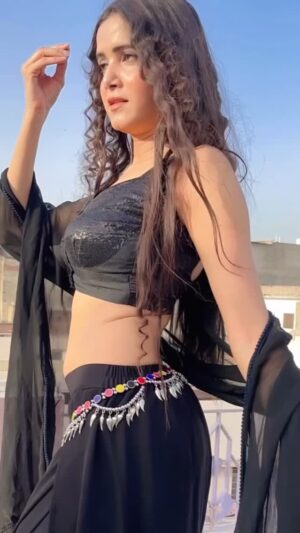 Nikita Vaid Instagram - 🖤🖤🖤
#nikitavaid #reels #trending