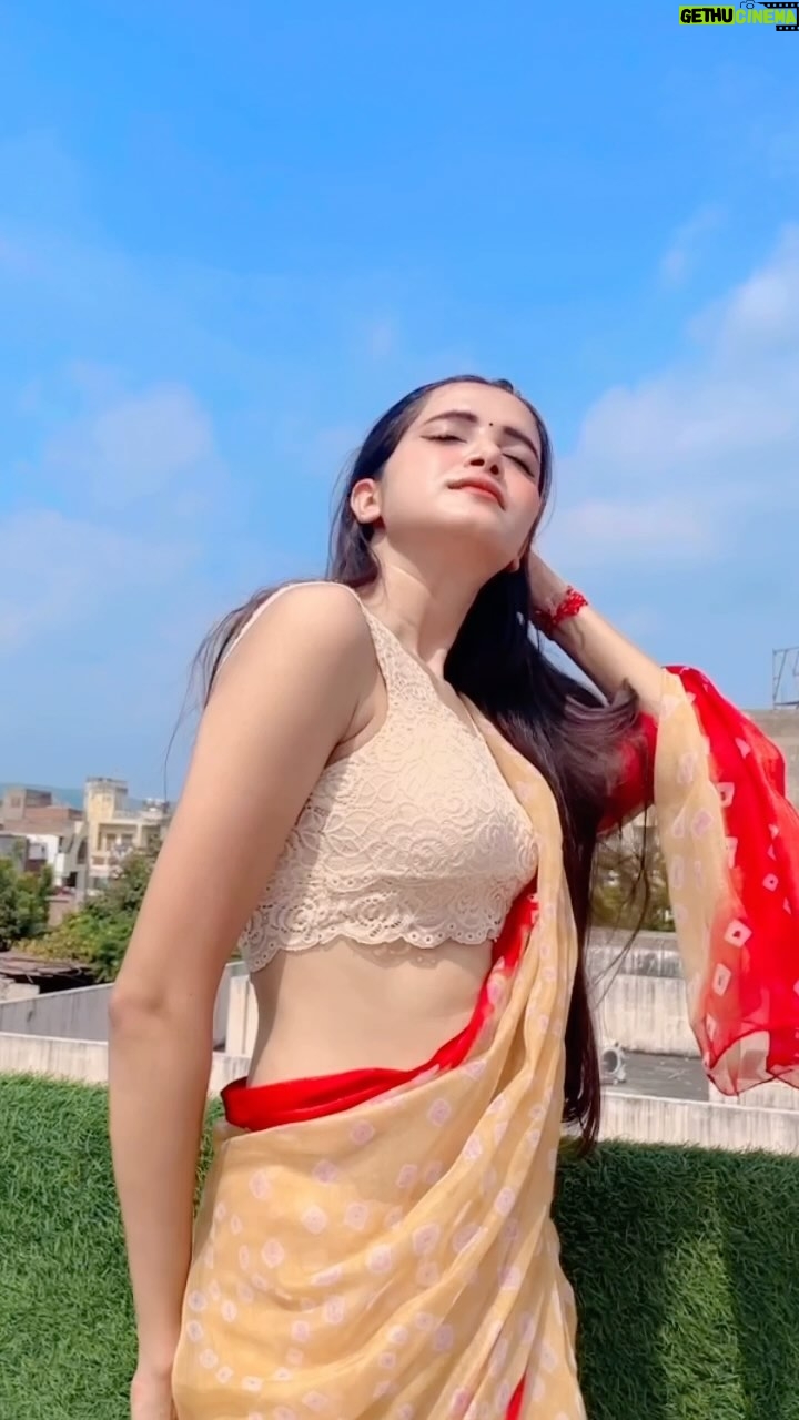 Nikita Vaid - 23.9K Likes - Saree Ke Fall Sa ♥️ 

#nikitavaid #reels #trending