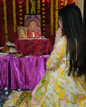 Nikita Vaid Instagram - Jai Shree Shyam🙏♥️
#khatushyamji #babashyam #jaipur