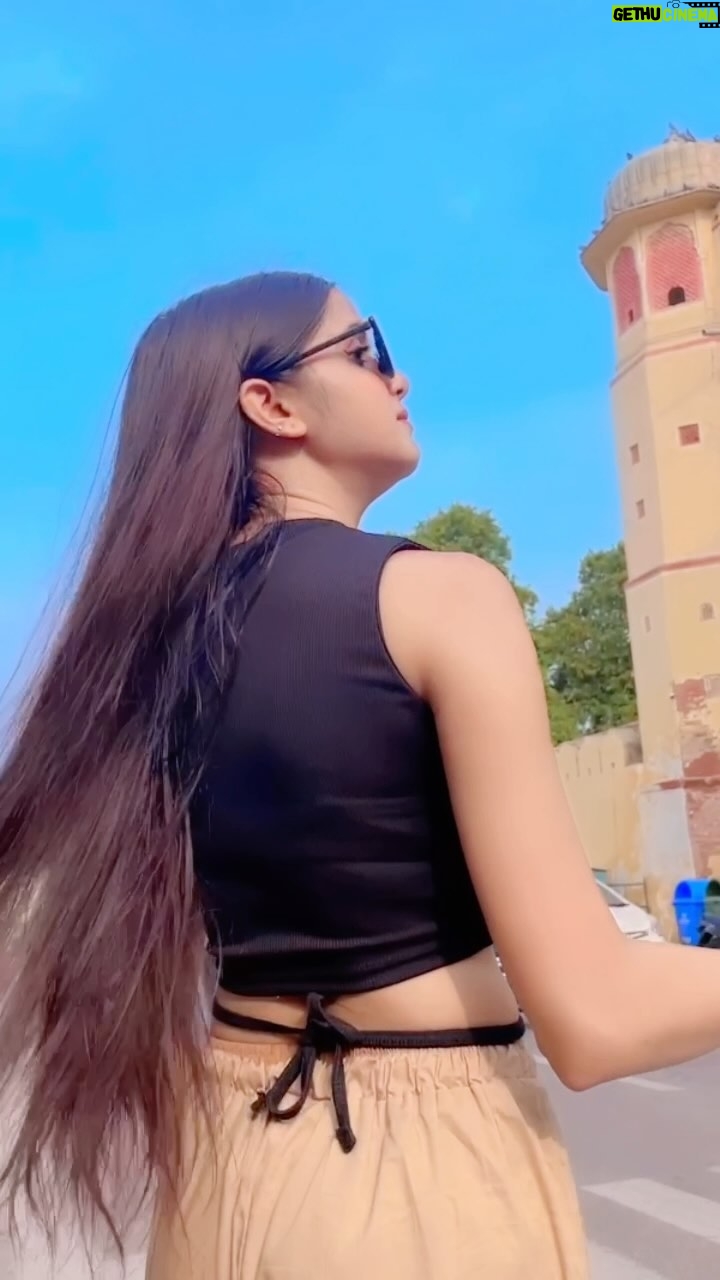 Nikita Vaid - 11.8K Likes - Jane Jana ♥️💫 

#reels #trending #nikitavaid