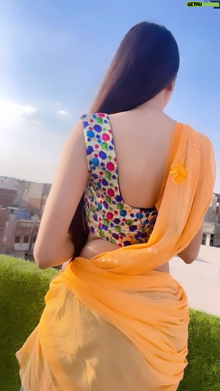 Nikita Vaid - 11.7K Likes - Resham Ka Lehenga Mera 💛✨ 

#reels #trending #nikitavaid