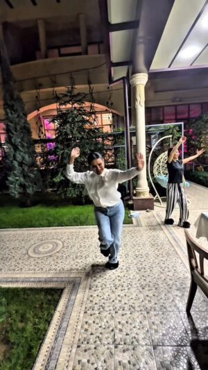 Nilufar Usmonova Instagram - @yulduzibragimovnausmonova
Sardobani yo’lida adashdimikan yorim 🍂
Qani baholashga ustasizlar