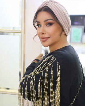 Nilufar Usmonova Instagram - Oʻzbekiston, Qoraqalpogʻiston va Tojikiston xalq Artisti, “Buyuk xizmatlari uchun”, “Fidokorona xizmatlari uchun” ordenlari hamda “Shuhrat” medali sohibasi Yulduz Usmonova tavallud ayyomingiz muborak bo’lsin! Sizga sog’lik-salomatlik, uzoq va farovon hayot tilaymiz. 🎂@yulduzibragimovnausmonova @nilufarusmonova @azlarsinger @nora___________official @narkisos1999 @guljahonzaynitdinova #azamatstilist 🦩