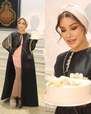 Nilufar Usmonova Instagram - Oʻzbekiston, Qoraqalpogʻiston va Tojikiston xalq Artisti, “Buyuk xizmatlari uchun”, “Fidokorona xizmatlari uchun” ordenlari hamda “Shuhrat” medali sohibasi Yulduz Usmonova tavallud ayyomingiz muborak bo’lsin! Sizga sog’lik-salomatlik, uzoq va farovon hayot tilaymiz. 🎂@yulduzibragimovnausmonova @nilufarusmonova @azlarsinger @nora___________official @narkisos1999 @guljahonzaynitdinova #azamatstilist 🦩