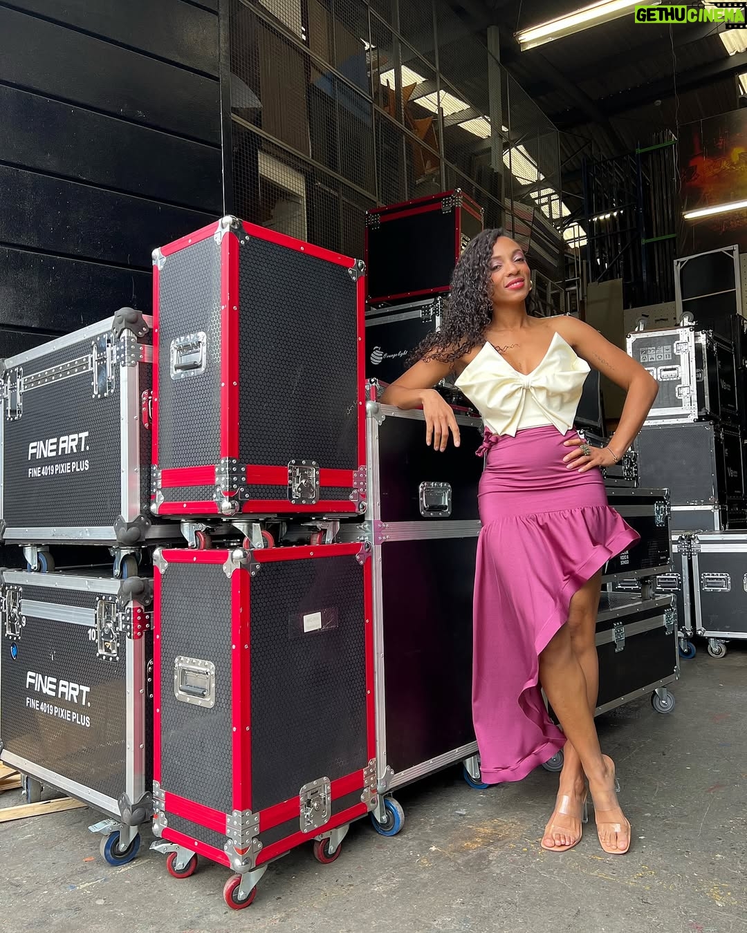 Nina Caicedo - 17.8K Likes - Tenemos @masterchefcelebrityco 🏆🪅🎈🎉 felicitaciones @paolareyactriz siempre excelente desde el día 1! 
Ahora si se acabó esto! 

Styling: @isazaenlacasa 

Mi outfit ❤️ @adrianacapassocr