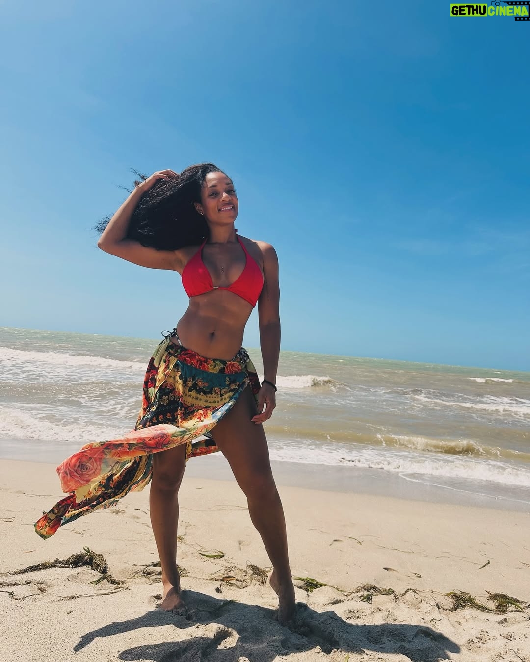 Nina Caicedo - 9.9K Likes - Abril resumido🤎