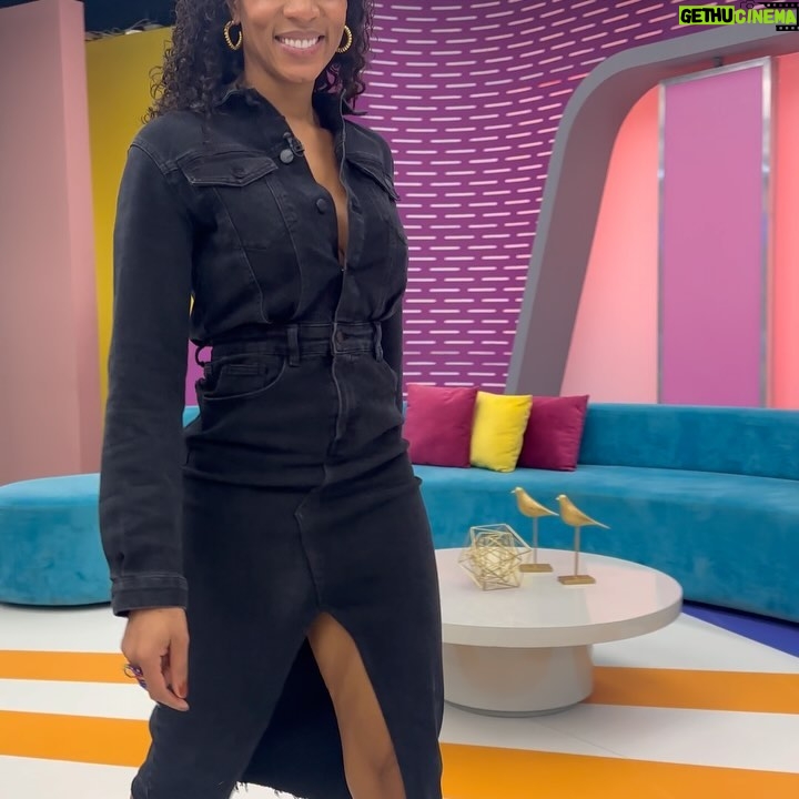 Nina Caicedo - 13K Likes - Gracias por sus mensajes, hay mucha gente bonita ❤️! 

Hoy gira de medios  por el canal @canalrcn 

Gracias @andreasanchezdesign por mi pinta sabrosa, me sentí como una reina 👸🏾 ❤️‍🔥🤎🤎🤎❣️
