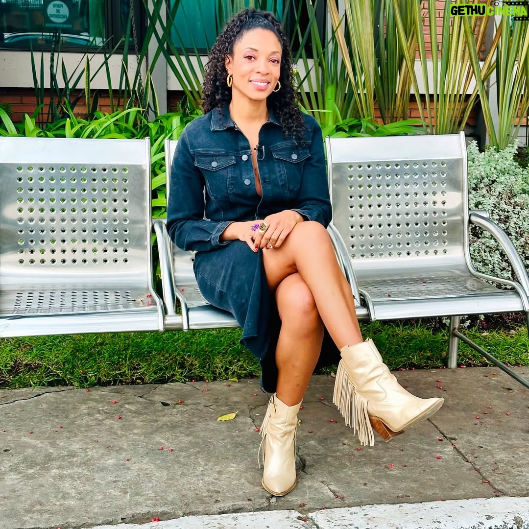 Nina Caicedo - 13K Likes - Gracias por sus mensajes, hay mucha gente bonita ❤️! 

Hoy gira de medios  por el canal @canalrcn 

Gracias @andreasanchezdesign por mi pinta sabrosa, me sentí como una reina 👸🏾 ❤️‍🔥🤎🤎🤎❣️