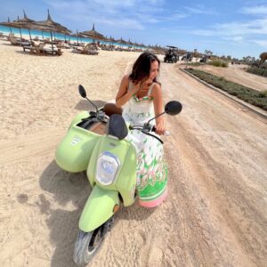 Nina Maghrabi Instagram - Fast & Furious: Beach Edition 😄