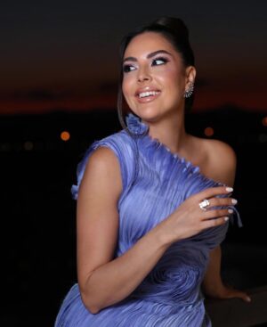 Nina Maghrabi Instagram - In love with this look 💜
Dressed in @saramrad
Mua @ranim.alturki
Hair @ahmedandabdou
Jewllery @glamour.Jewellery
Styled by @musaed.d