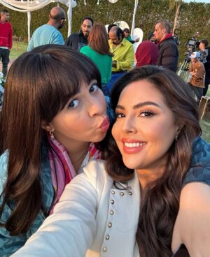 Nina Maghrabi Instagram - زيارة سريعة لحبايبي #ايمي_سمير_غانم و #حسن_الرداد في مسلسل #عقبال_عندكوا ❤️ شخصية #سالي_عبد_المقصود @hassanelraddad @amysamirghanem