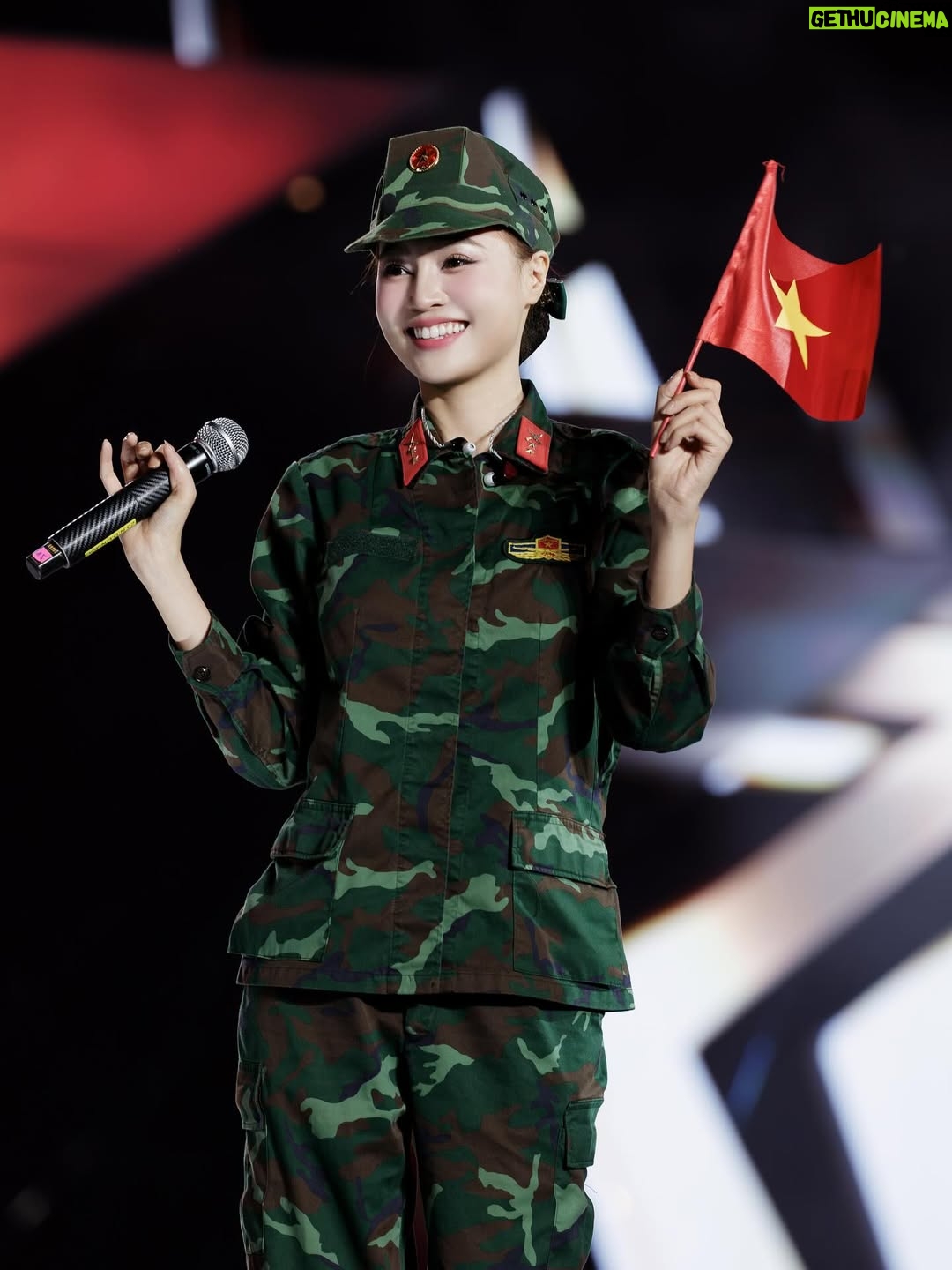 Ninh Duong Lan Ngoc - 31.4K Likes - Hoà bình đẹp lắm ❤️