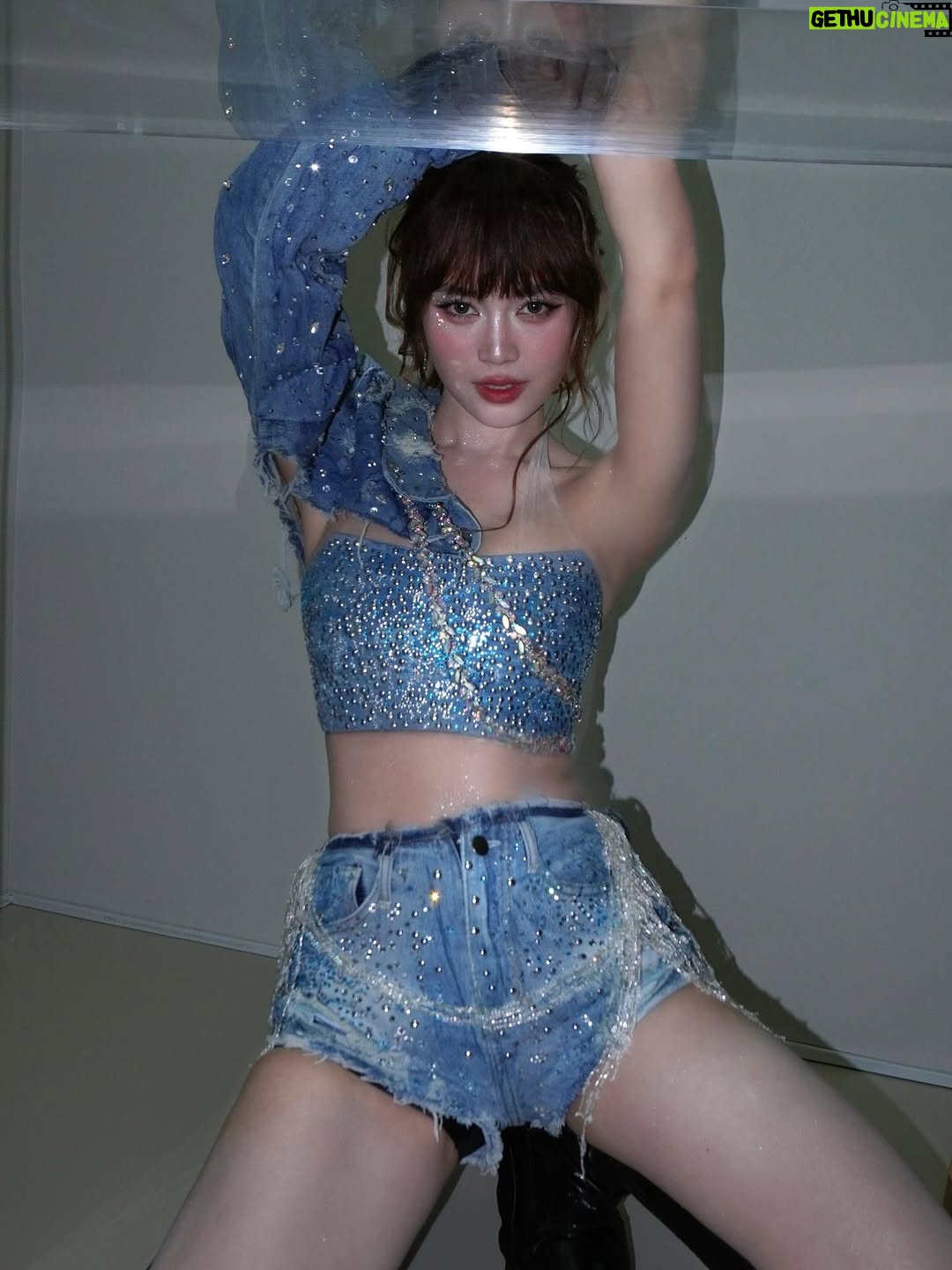 Ninh Duong Lan Ngoc - 29.4K Likes - Chiến ko ak ? Show này show nào ak , đố cả nhà 💕