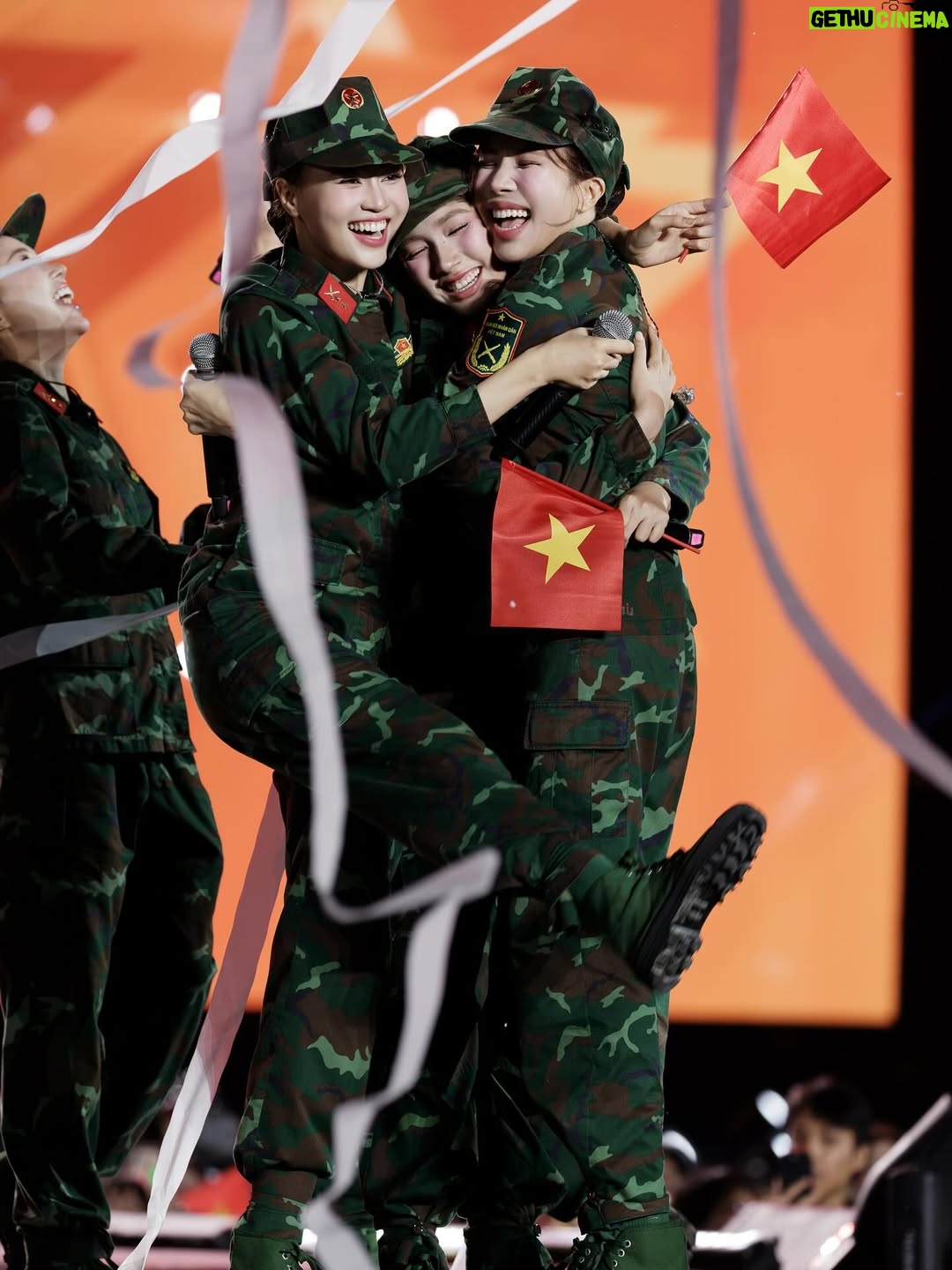 Ninh Duong Lan Ngoc - 31.4K Likes - Hoà bình đẹp lắm ❤️