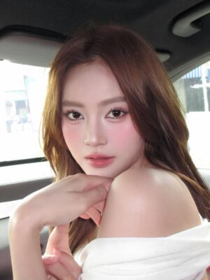Ninh Duong Lan Ngoc Instagram - Cả nhà thích nét nào ???