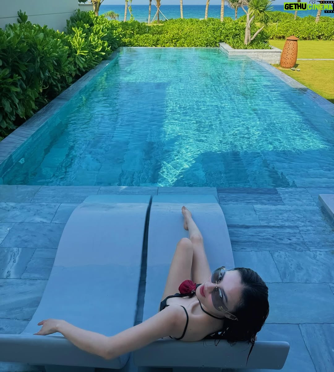 Ninh Duong Lan Ngoc - 41.3K Likes - Vẫn ở biển chưa về