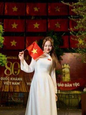 Ninh Duong Lan Ngoc Instagram - Còn gì đẹp hơn người con gái Việt trong tà áo dài Việt Nam 🇻🇳
#ninhduonglanngoc #quockhanh2025 #A80