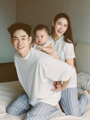 Nini Ouyang Instagram - 親愛的睦mu
8個月快樂~時間過得快呀!
怎麼一下就長那麼大了~
這8個月每天爸爸媽媽有你都加倍快樂ʕ •ᴥ•ʔ
以後一起創造更多幸福回憶唷🕺🏻
#niniouyang2025