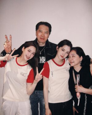 Nini Ouyang Instagram - With @nanaouyang in Shanghai 🫶🏻
久久沒跟音樂會的me
重回工作崗位ʕ •ᴥ•ʔ
#niniouyang2025