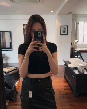 Nini Ouyang Instagram - 回顧去年8月帶著5個多月的睦在肚子裡
一起去了東京🫶🏻
下一次去就是帶著睦一起去了!!
那時候肚子小小的
比現在還小😂
#niniouyang2025