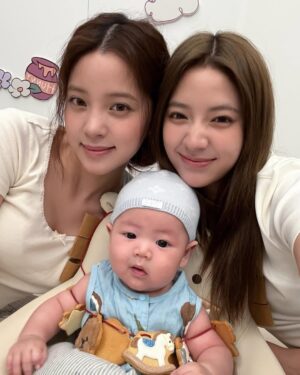 Nini Ouyang Instagram - 4個月收涎趴踢大成功!👶🏻
大家都從不同地方過來幫Nosen慶祝
謝謝娜姨主持這次的party❤️
Happy Nosen's day
#niniouyang2025