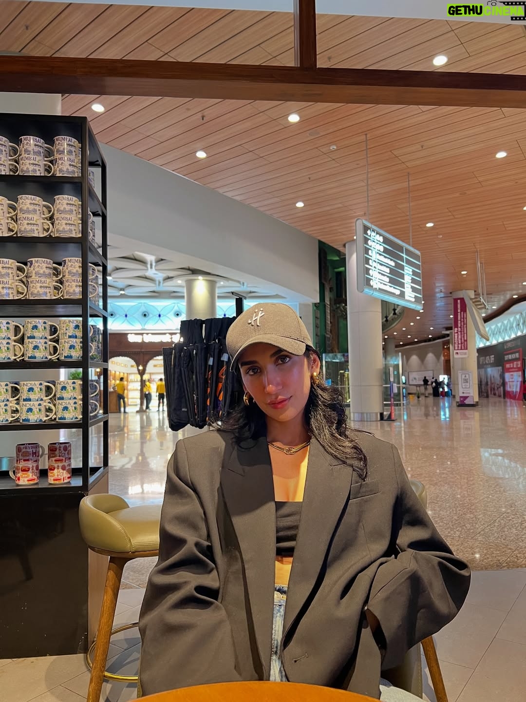Nish Hair - 40.4K Likes - Hong Kong coming to you with lots and lots of nish hair 😍😍😍😍

See you at @holidayinngoldenmilehongkong 

#nishhair #nishhairkimalkin #hairextensionshongkong #malkinvibesonly