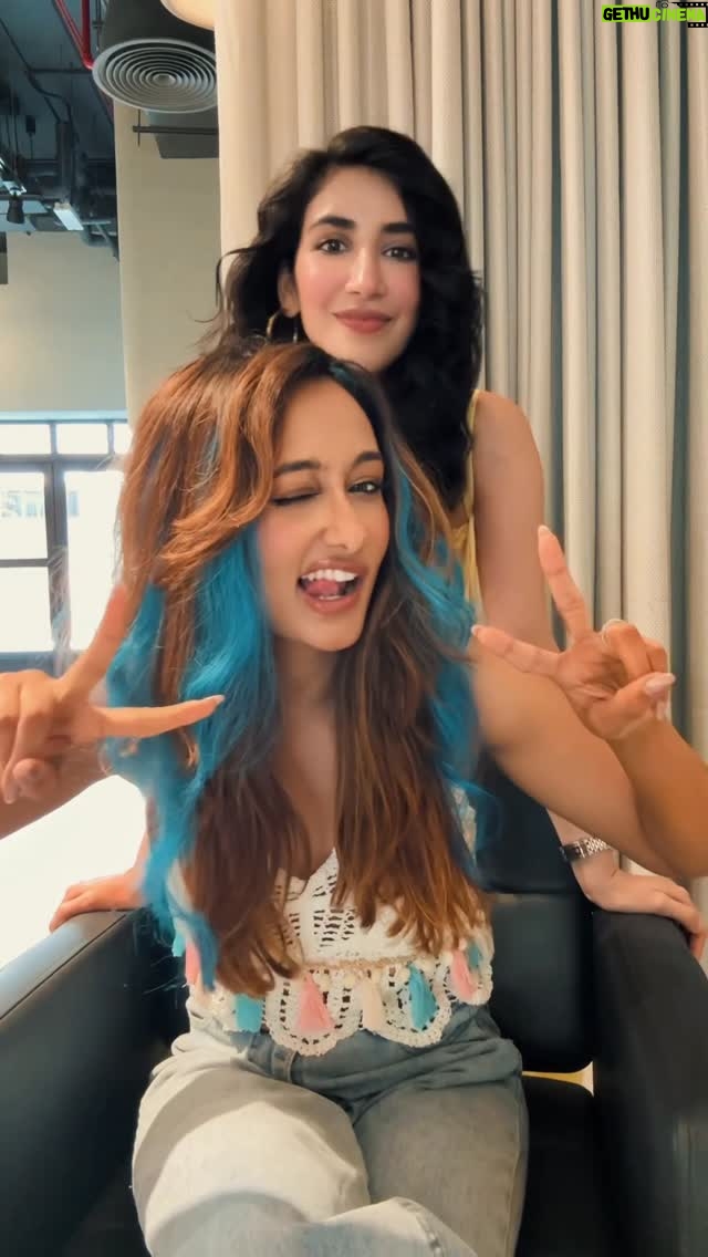 Nish Hair - 14.7K Likes - The Malkin Mashup! How do you always make me look so good @nishhair @gulati06 ?🥹❤️

@excel_comms 

{Hair, Hairstyle, hairextensions, mashup, Bollywood, Makeup, Transformatiom, Glowup, Selfcare, Katy Perry, Singer, Artist, Actor, Marketing, Sharktank}