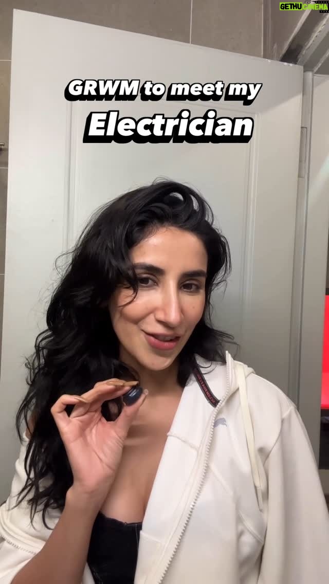Nish Hair - 8.4K Likes - Bangs with scalp is my saviour on days I don’t want to wash my hair. Best hack for us lazy or (busy) girlies

#nishhair #nishhairkimalkin #bangswithscalp #hairtopper