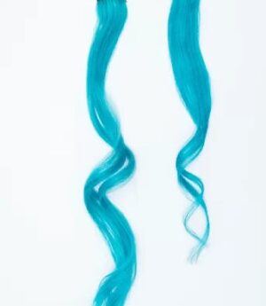 Nish Hair Instagram - Bored of your regular look? Clip in some #Strandouts and instantly add that splash of colour. Shop now on Blinkit, Amazon, Myntra & nishhair.com
#nishhair #nishhairkimalkin