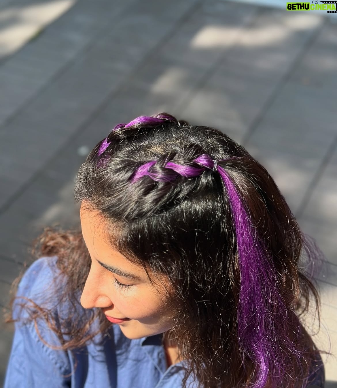 Nish Hair - 3K Likes - Bored of your regular look? Clip in some #Strandouts and instantly add that splash of colour. Shop now on Blinkit, Amazon, Myntra & nishhair.com

#nishhair #nishhairkimalkin