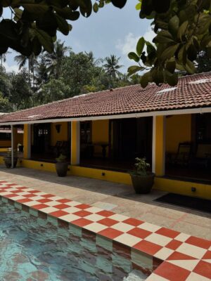 Nish Hair Instagram - Malkin & Malik have officially arrived in Goa🩵
The Nish Hair store opens its doors today at 6 PM. Come stop by, try our products, and celebrate with us
#nishhair #nishhairkimalkin #nishhairgoa #hairextentions