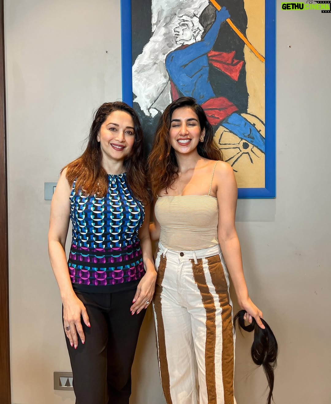 Nish Hair - 82.5K Likes - So this happened, met @madhuridixitnene .
How dreams come true via different mediums . 

I had a fan Moment & I still can’t contain myself . 

#madhuridixit 😍