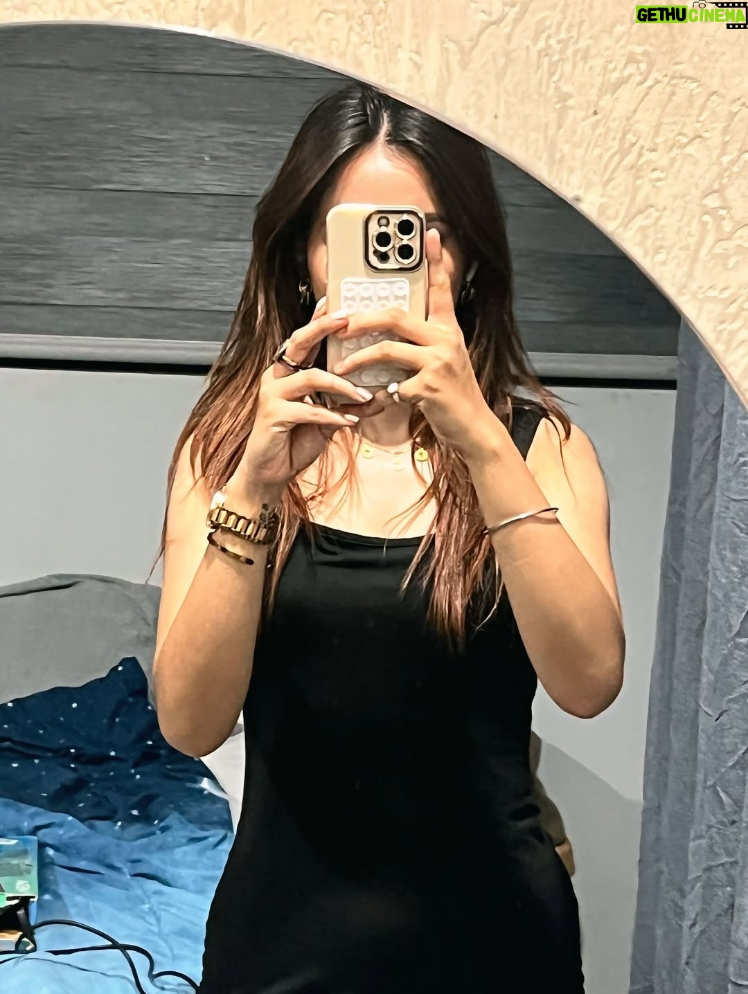 Nisha Bhandari - 22.7K Likes - 🖤
