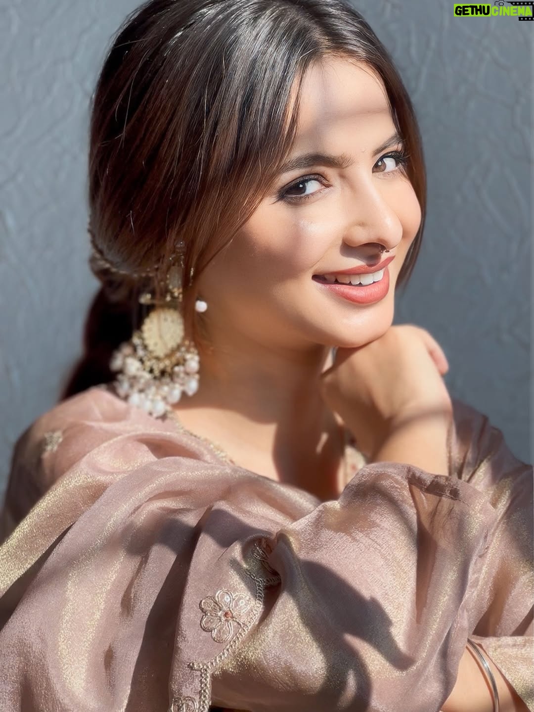 Nisha Bhandari - 20.7K Likes - Taj mahal ❤️
